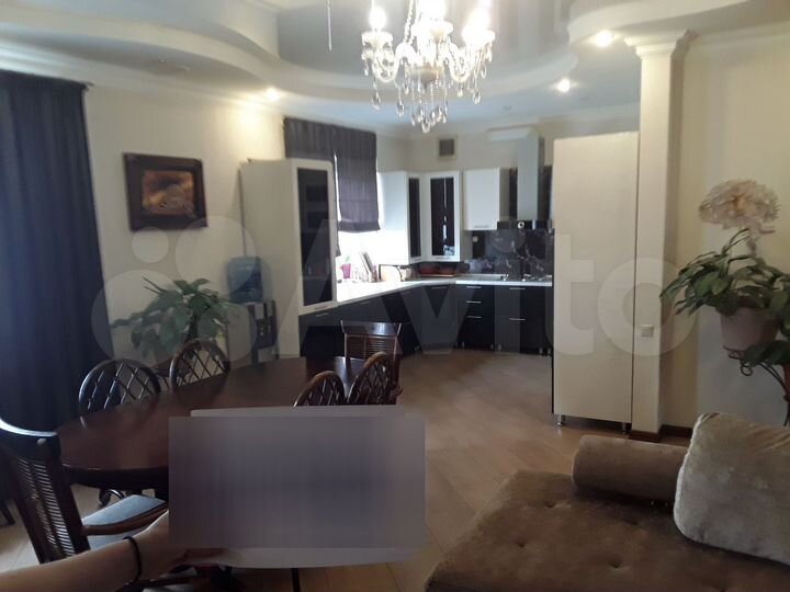 Комната 100 м² в 3-к., 4/4 эт.