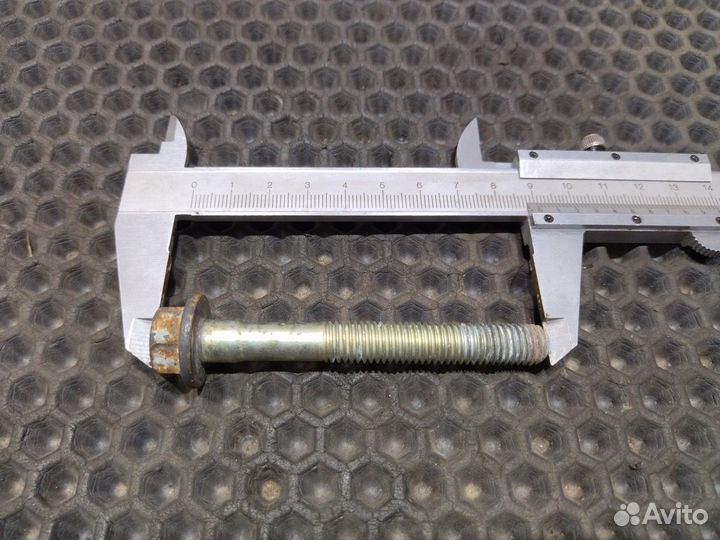 Болт кронштейна крепления заднего крыла Daf XF105