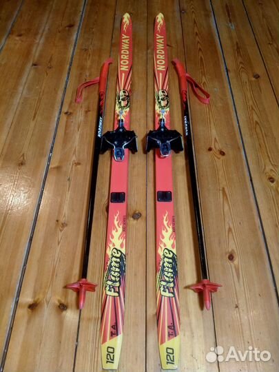 Лыжи беговые детские 120 см с палками