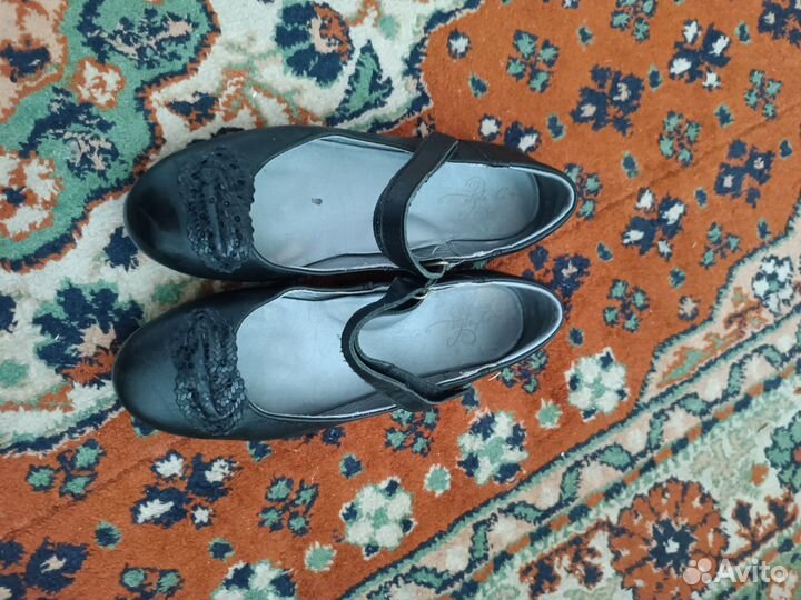 Туфли для девочки 37р