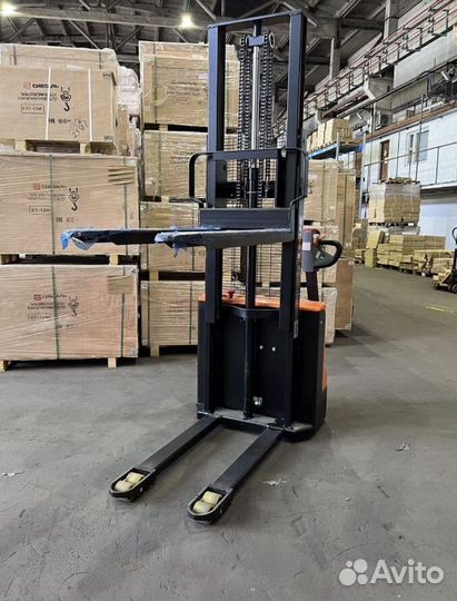 Уникальный Самоходный Штабелер Модель J