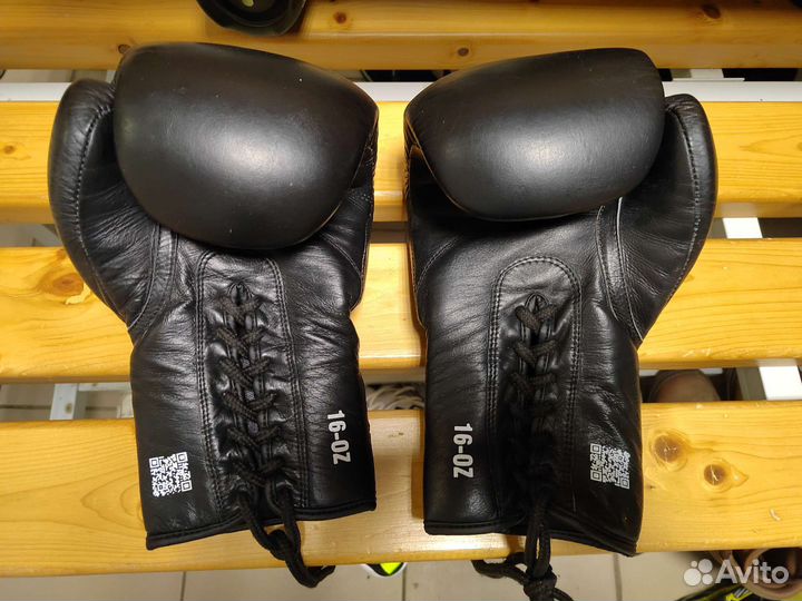 Боксерские перчатки 16 oz