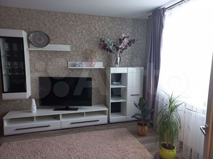 3-к. квартира, 70 м², 2/5 эт.