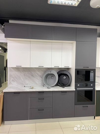 Кухня до потолка матовая. Цена за всю кухню:
