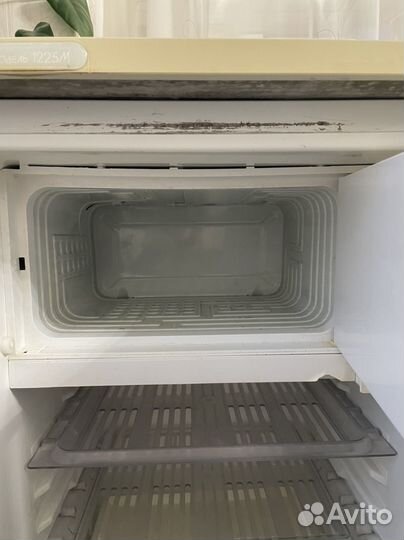 Холодильник бу маленький с морозильной камерой