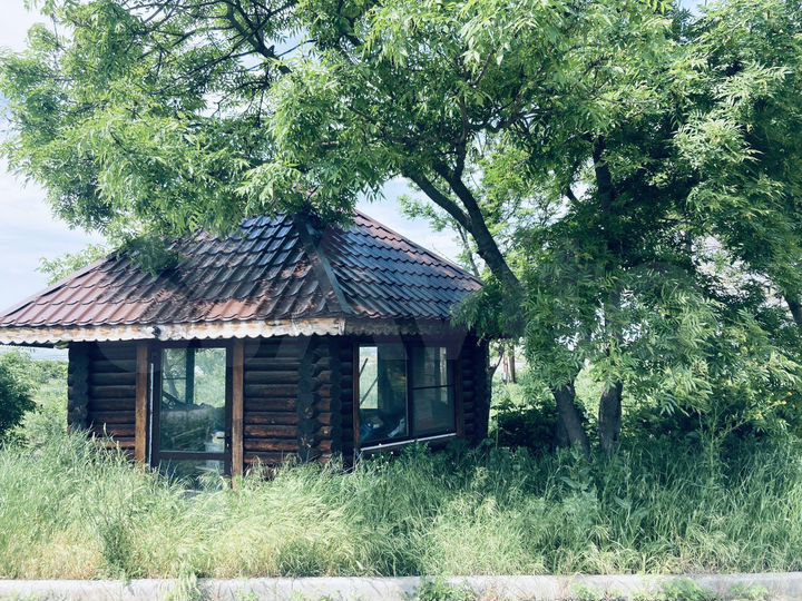 Дом 1000 м² на участке 80 сот.