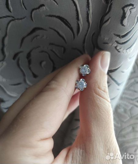 Золотые серьги