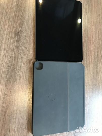 iPad pro 12 9 5 поколение c Клавиатурой