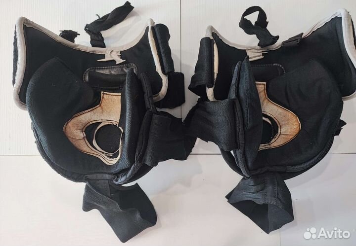 Наколенники хоккейного вратаря