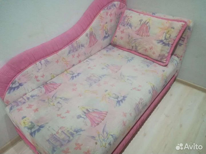 Тахта, компьютерный стол