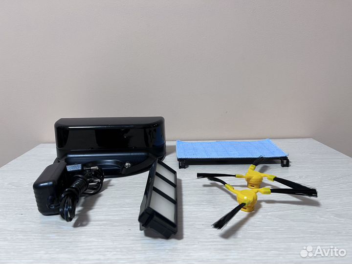 Робот-пылесос Redmond RV-R250