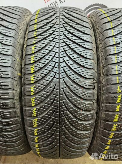 Goodyear Vector 4Seasons Gen-2 215/60 R17 96H