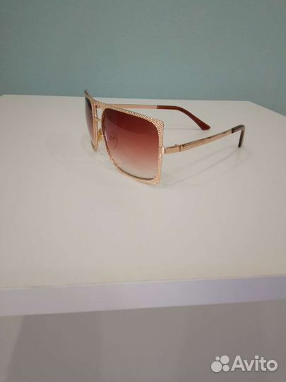 Солнцезащитные очки женские