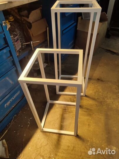 Стеллаж, подставка