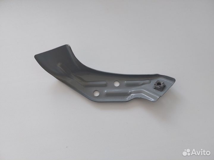 Кронштейн перед. крыла пер. лев. Киа Церато YD