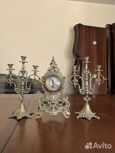 Часы и подсвечник