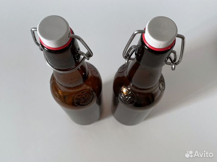 4 Бутылки с бугельной пробкой