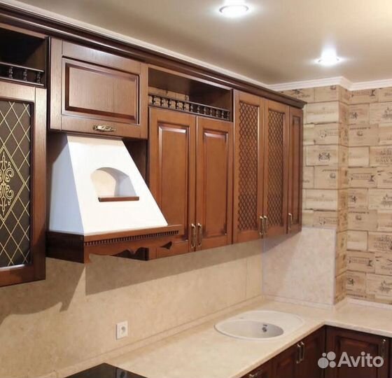 Кухни классические в натуральном цвете