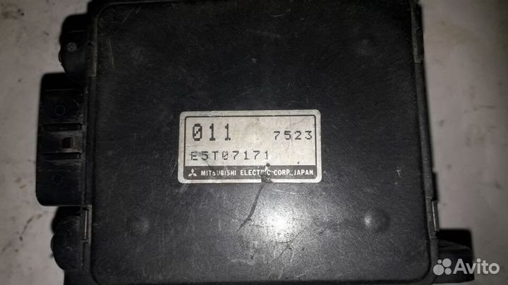 Датчик расхода воздуха Mitsubishi 011 4G93