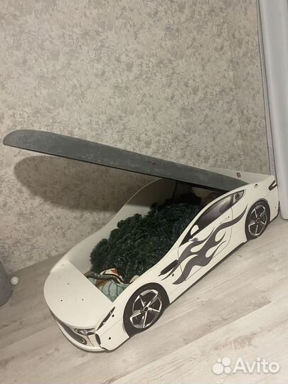 Детская кровать машинка с матрасом бу