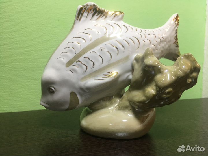 Фарфоровая статуэтка Карп. Дулево. 1950-е