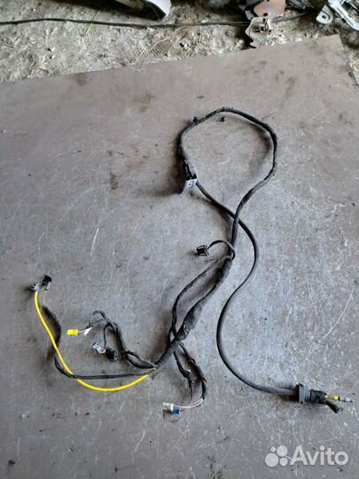 Проводка крышки багажника на Mercedes w220