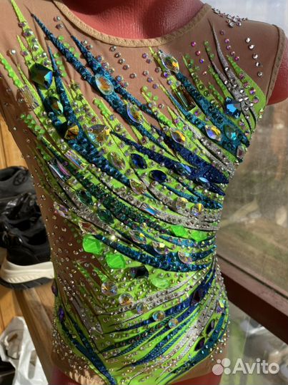 Расклейка стразами