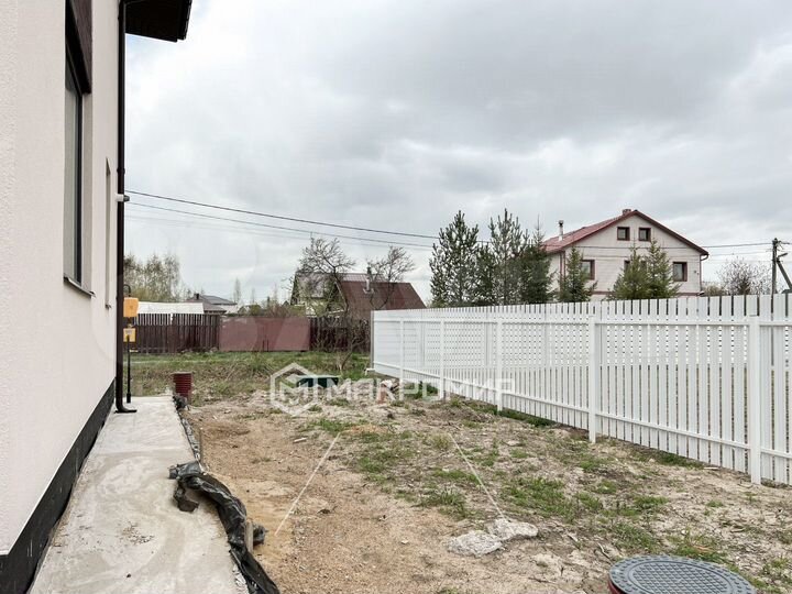 Дом 196 м² на участке 12,2 сот.