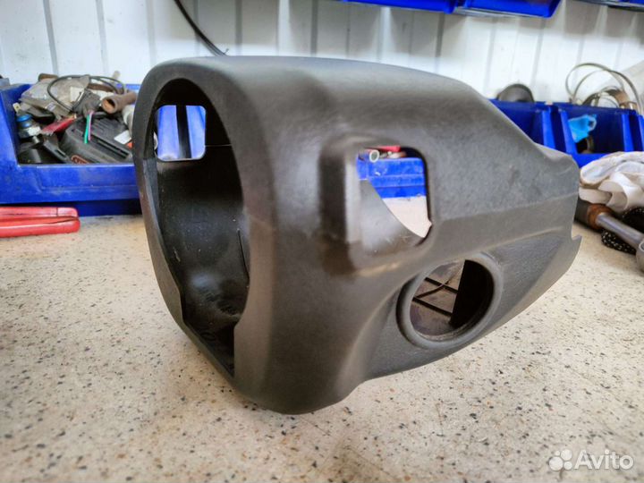 Кожух рулевой колонки Паджеро пинин 2005год