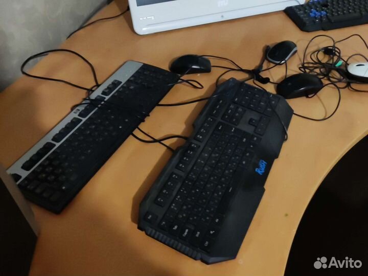 Компьютерные мышки и клавиатуры