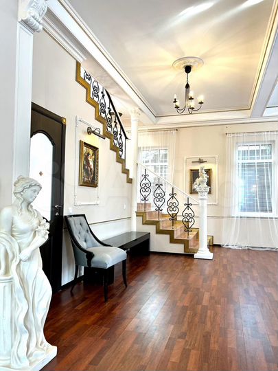 Коттедж 400 м² на участке 15 сот.