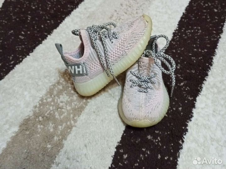 Кроссовки для девочки