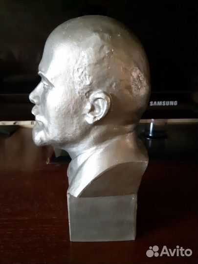 Бюст Ленина