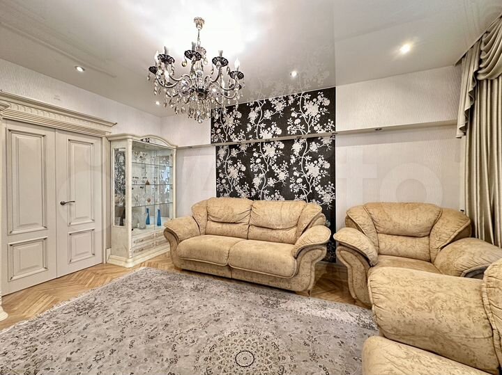 4-к. квартира, 98 м², 4/5 эт.