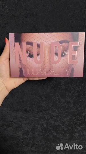 Палетка теней huda beauty