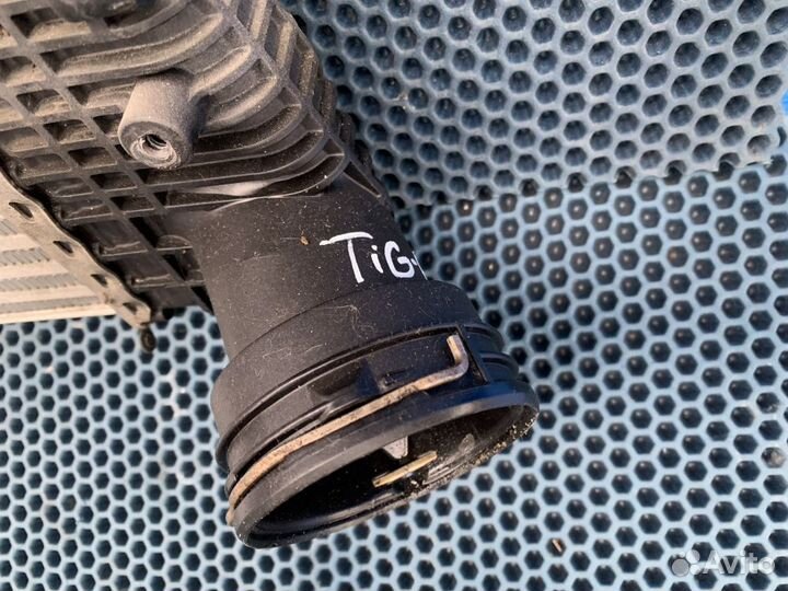 Радиатор интеркуллера VW Tiguan NF