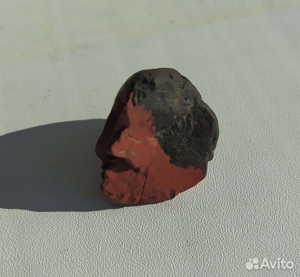 Уникальный двухцветный камень