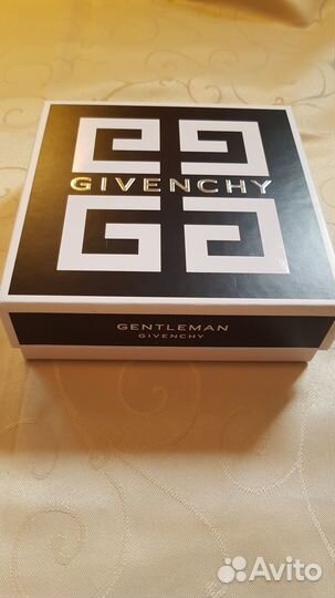 Коробка от набора givenchy Gentleman пустая
