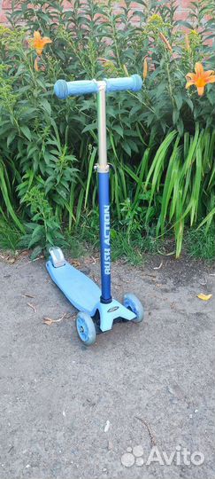 Трёхколёсный самокат