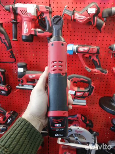 Аккумуляторный торцевой гайковерт