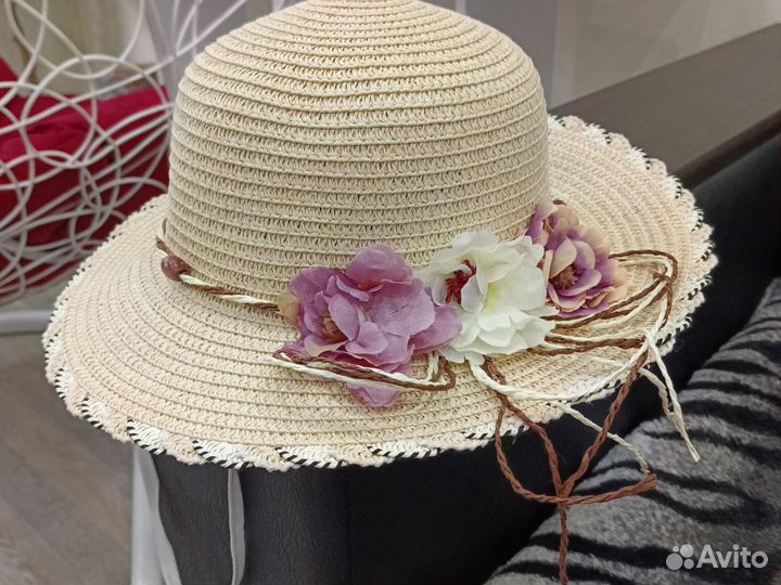 Шляпа из Тайланда соломка