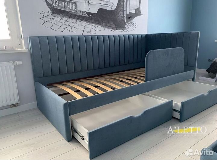 Детская кровать с ящиками