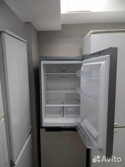 Indesit total NO frost