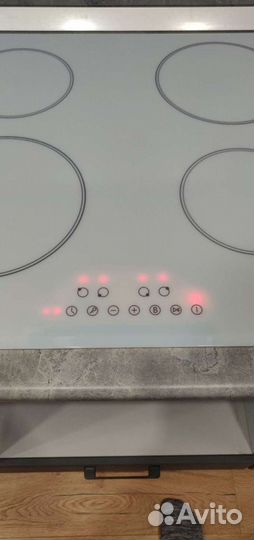 Индукционная варочная панель Hyundai HHI 6750 WG