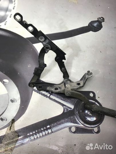 Петля капота левая Mercedes-Benz S-Class W221