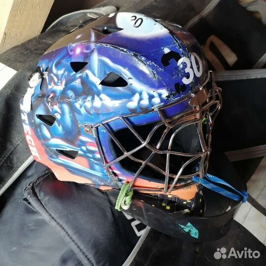 Вратарский шлем