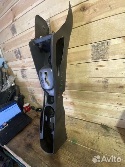 Консоль центральная Kia Rio