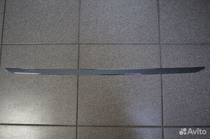 Накладка Prius 30 на низ задней двери, хром
