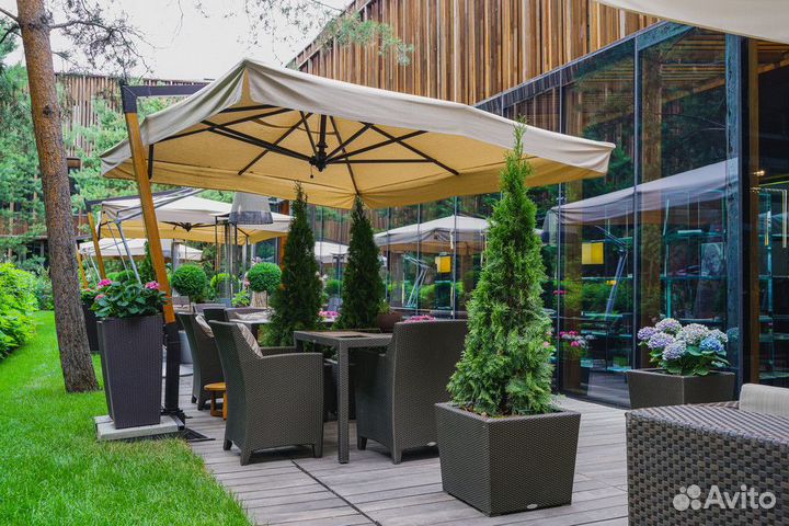 Уличный зонт для кафе 4 х 4 на боковой опоре