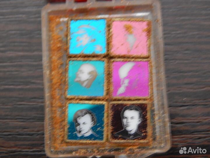 Значки с лениным 240 значков